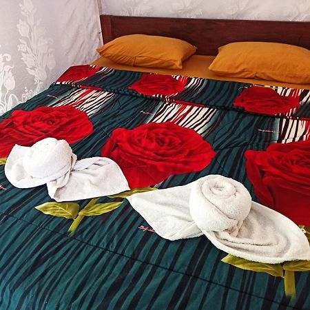 Rinondoran Tangkoko Jungle Homestay מראה חיצוני תמונה