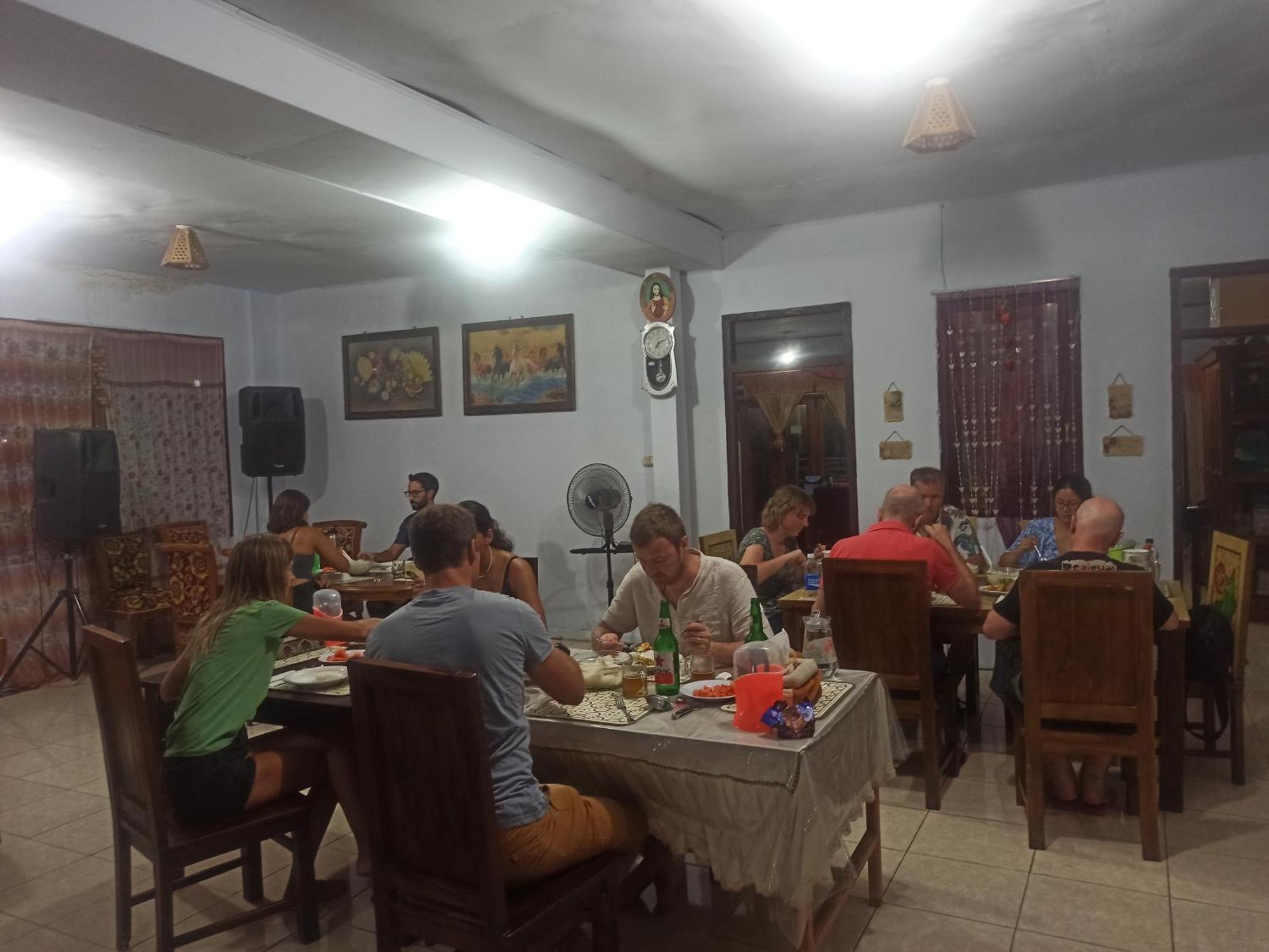 Rinondoran Tangkoko Jungle Homestay מראה חיצוני תמונה